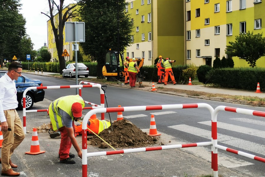 Poprawa bezpieczeństwa na kolejnych przejściach dal pieszych